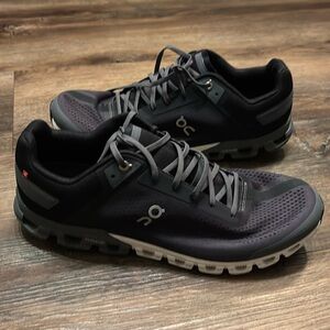 On Cloudflow Running shoe